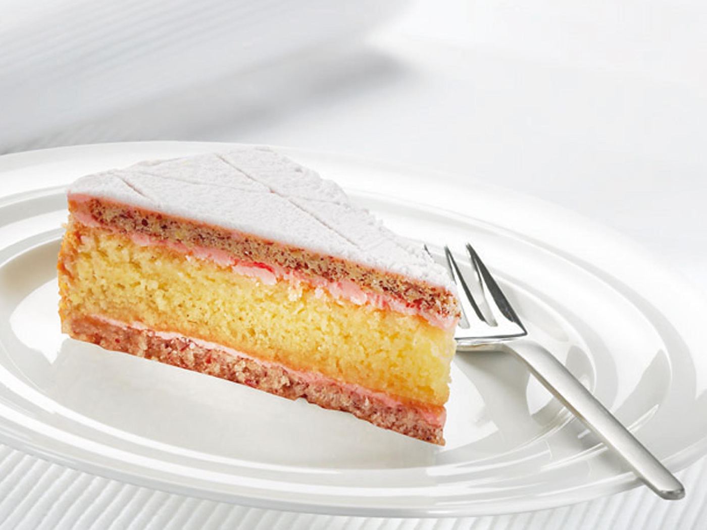 Ein Stück Zuger Kirschtorte